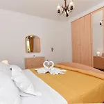 Lägenhet Lana *