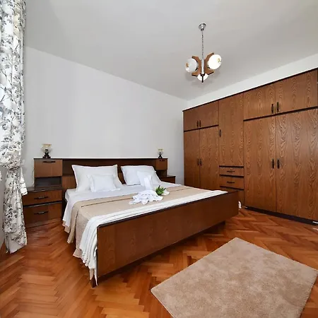 公寓 Lana 扎达尔